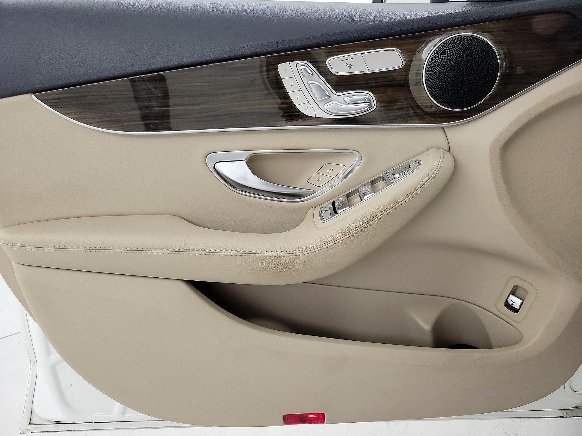 Thumbnail: 2018 Mercedes-Benz C-Class - 12