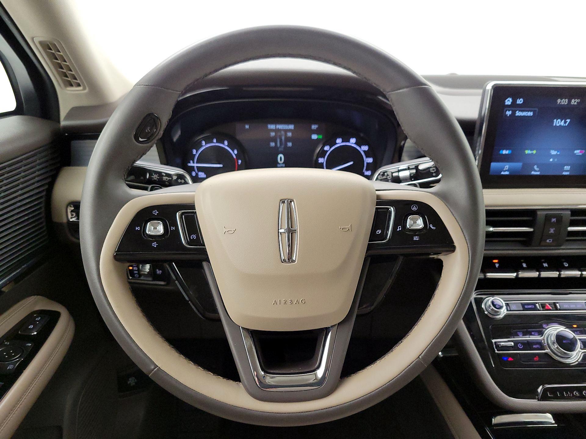 Thumbnail: 2022 Lincoln Corsair - 10