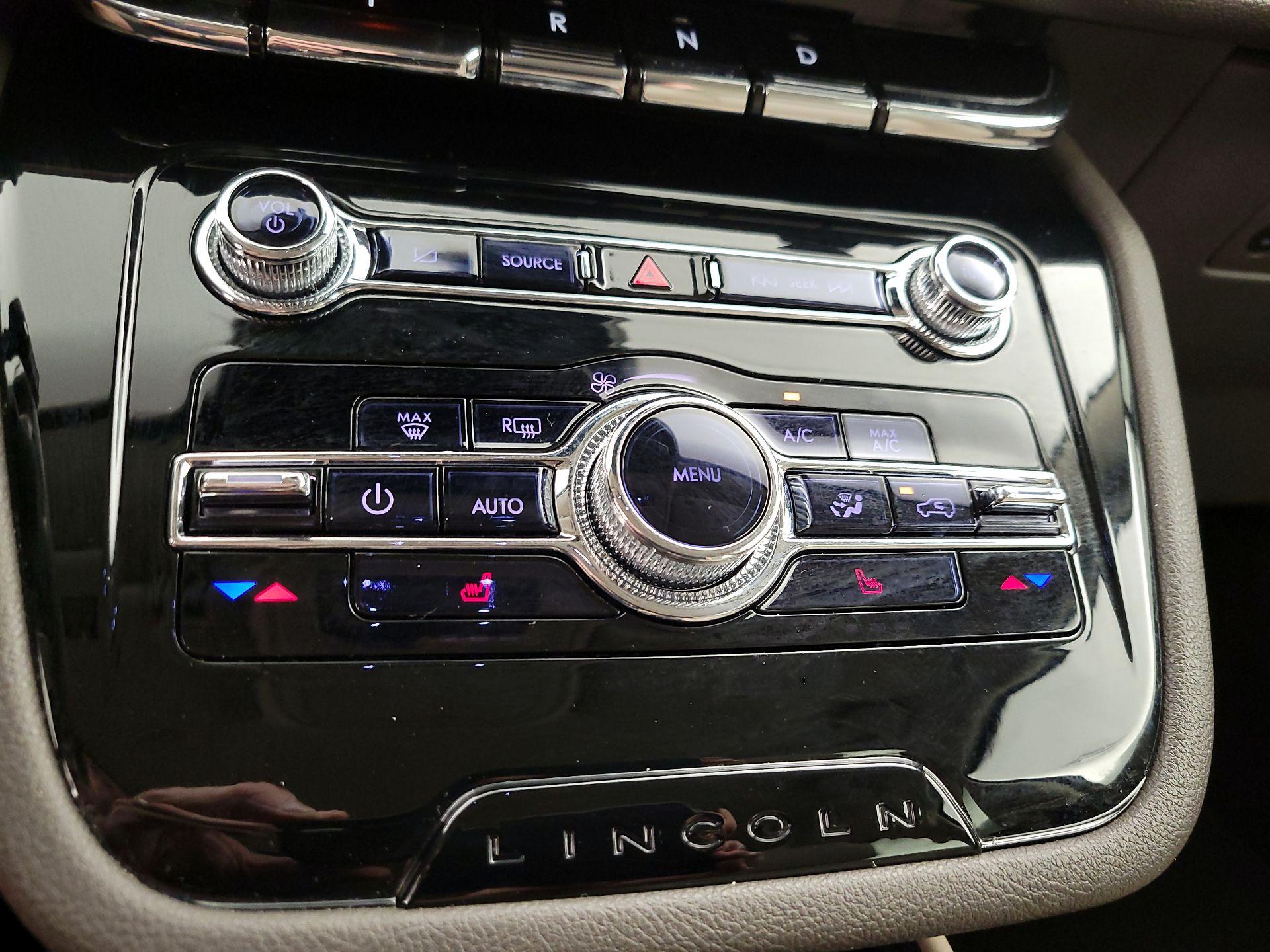 Thumbnail: 2022 Lincoln Corsair - 16
