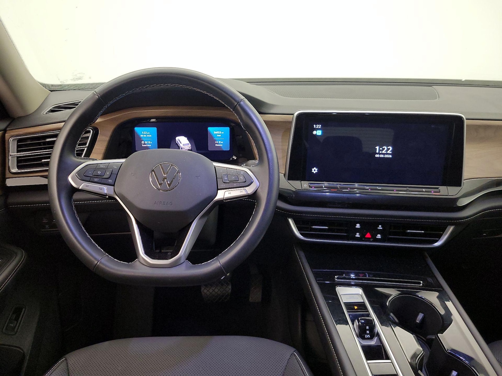 2025 Volkswagen Atlas SE w/Tech - Photo 11