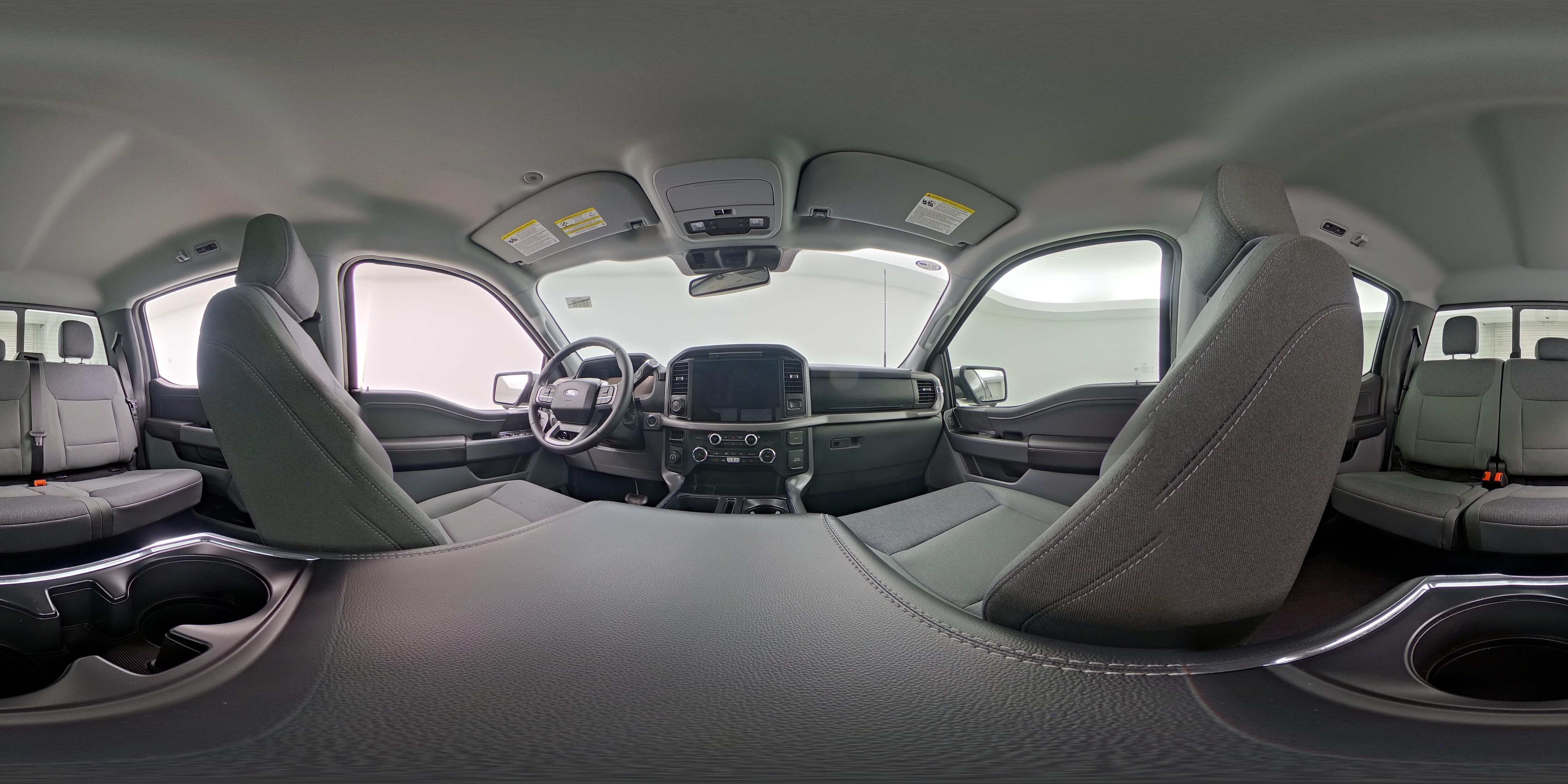 2025 Ford F-150 XLT - Photo 25