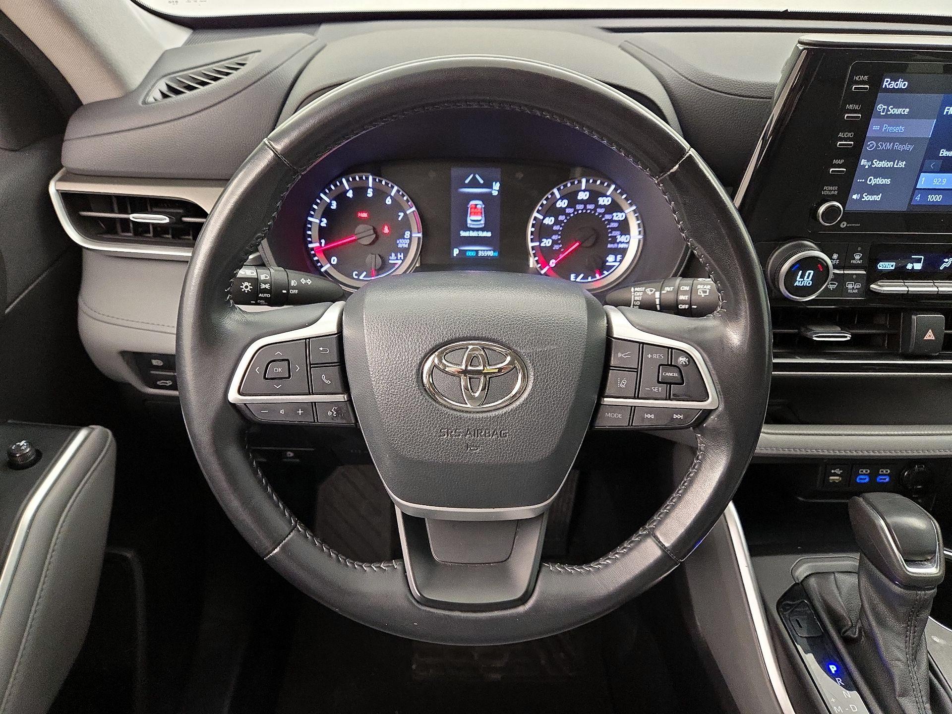 Thumbnail: 2022 Toyota Highlander - 10