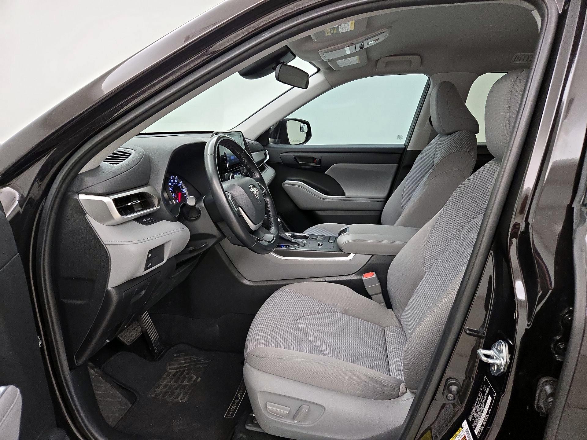 Thumbnail: 2022 Toyota Highlander - 11
