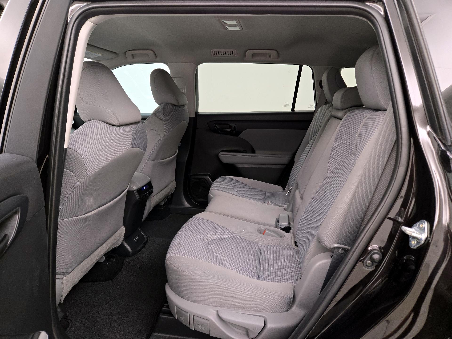 Thumbnail: 2022 Toyota Highlander - 19
