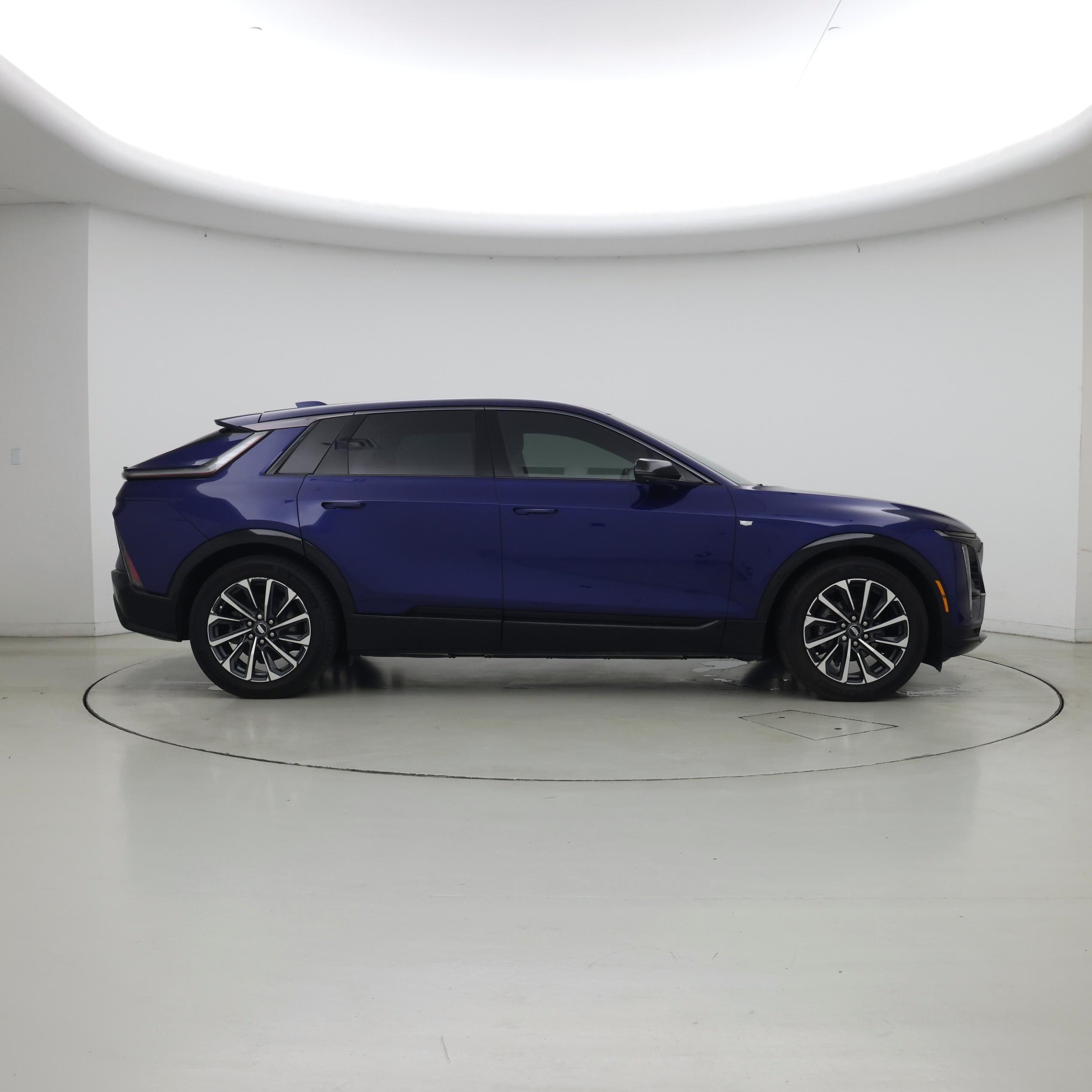 Thumbnail: 2024 Cadillac Lyriq - 7