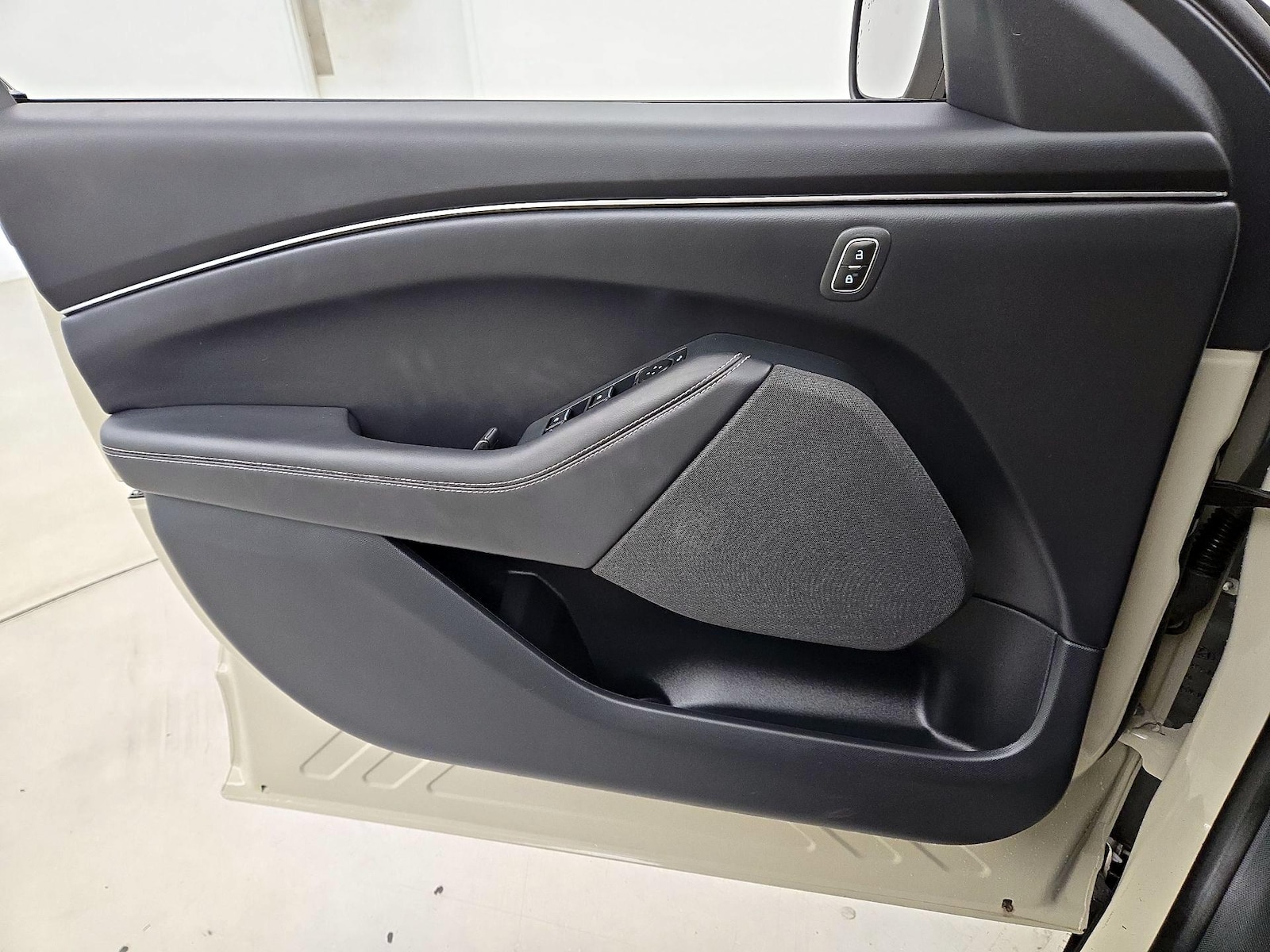 2025 Ford Mustang Mach-E Select AWD - Photo 13