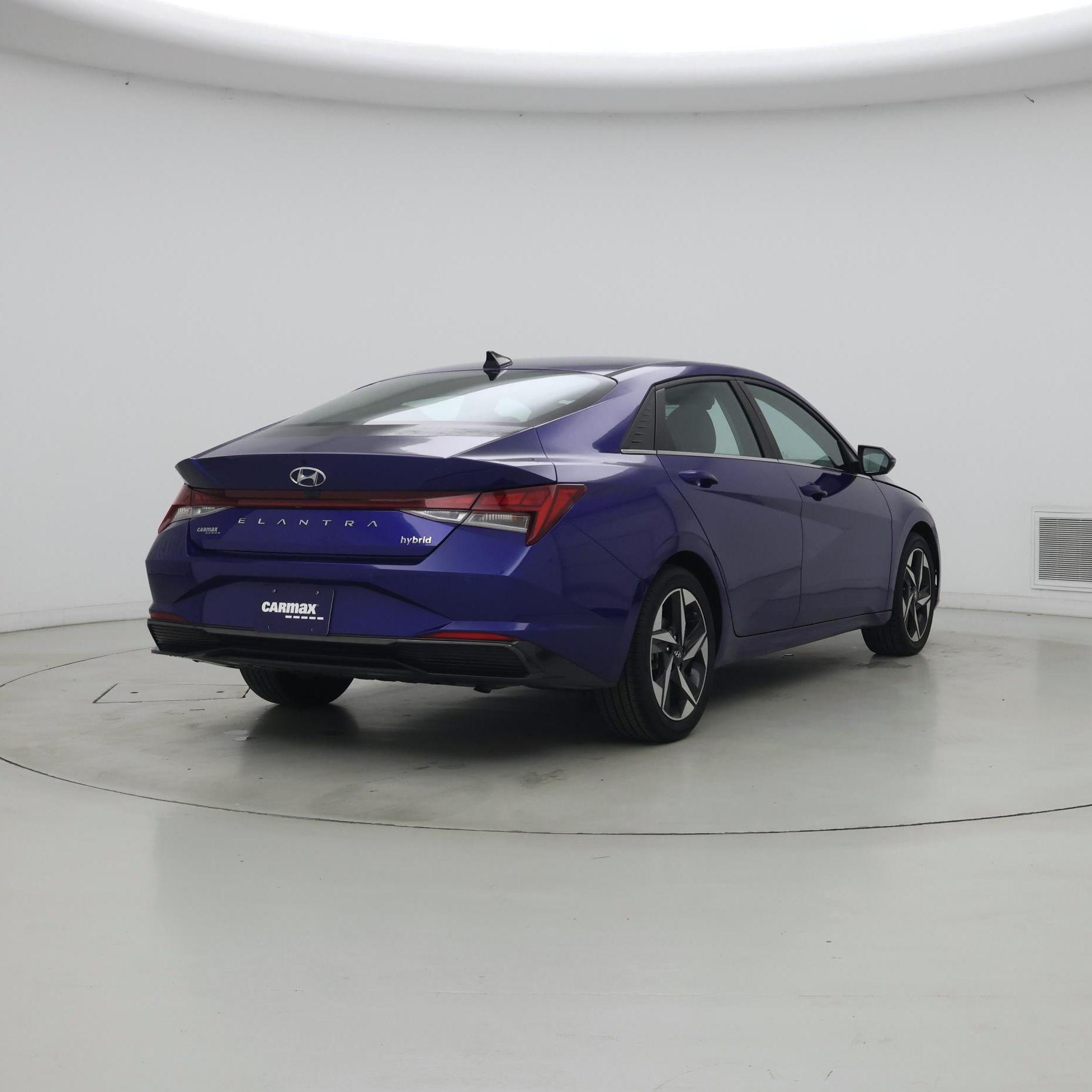 Thumbnail: 2023 Hyundai Elantra - 8