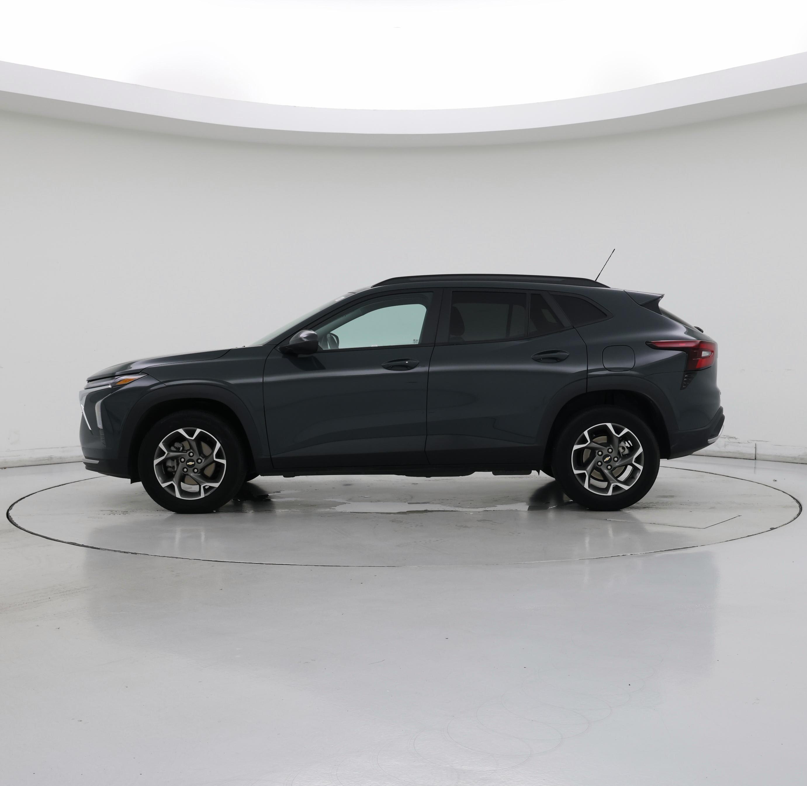 Thumbnail: 2025 Chevrolet Trax - 3
