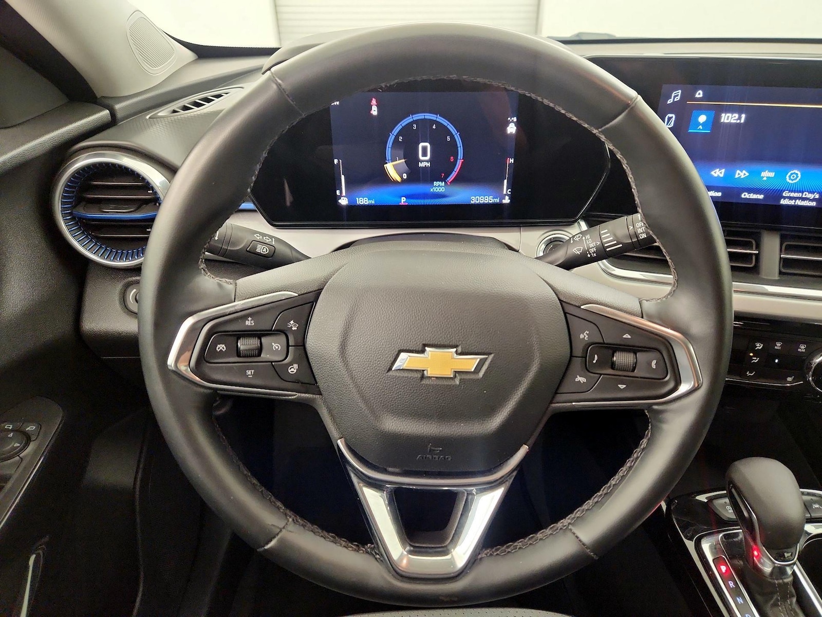 2025 Chevrolet Trax LT - Photo 11