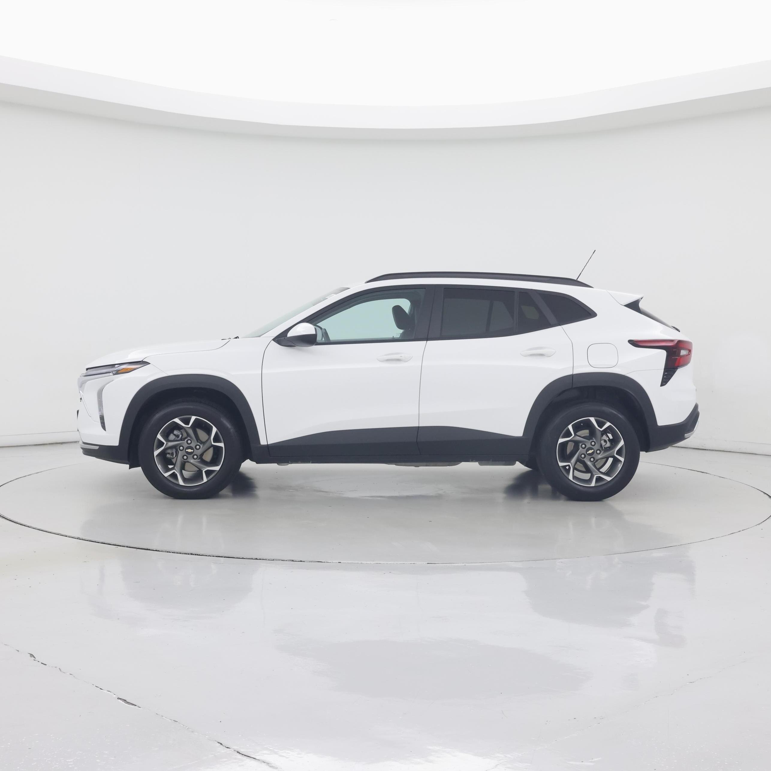 Thumbnail: 2025 Chevrolet Trax - 3