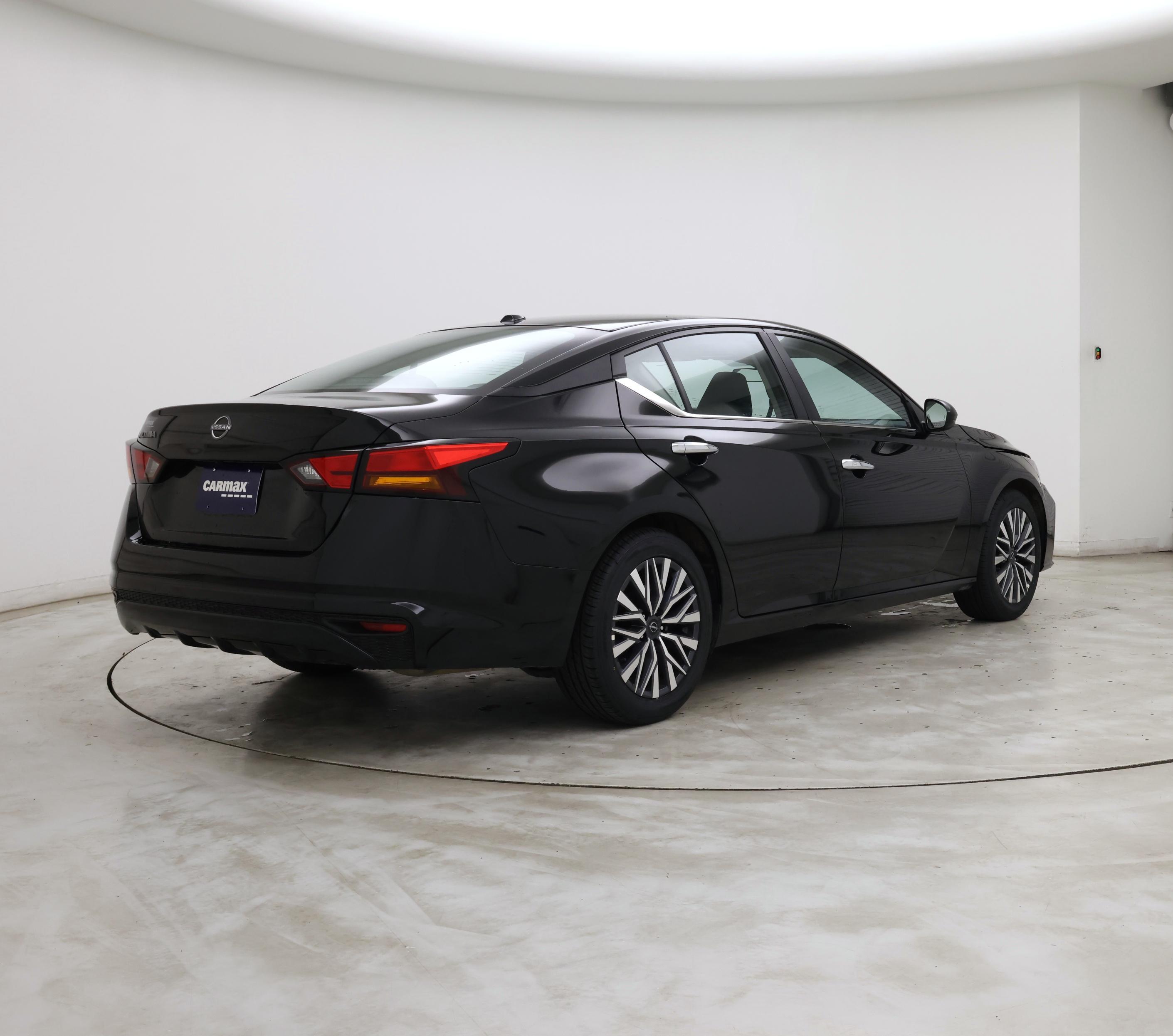 Thumbnail: 2025 Nissan Altima - 8