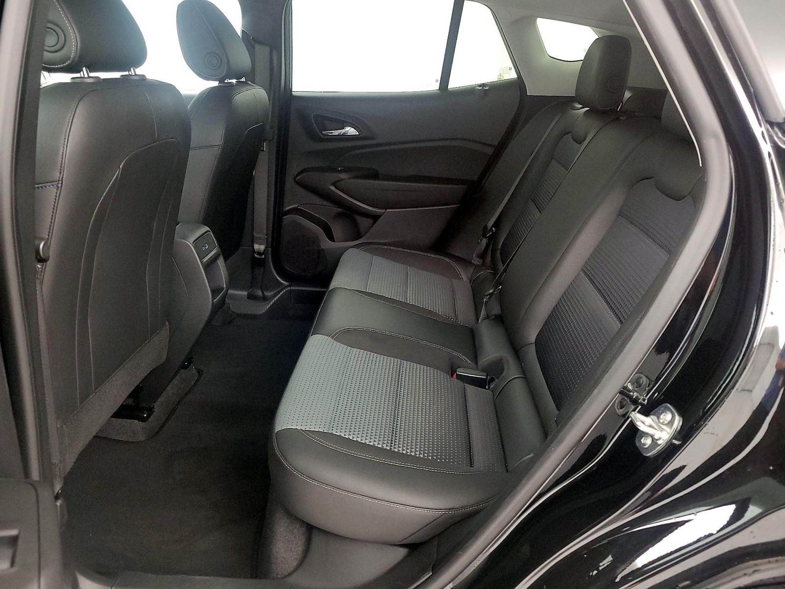 2025 Chevrolet Trax LT - Photo 20