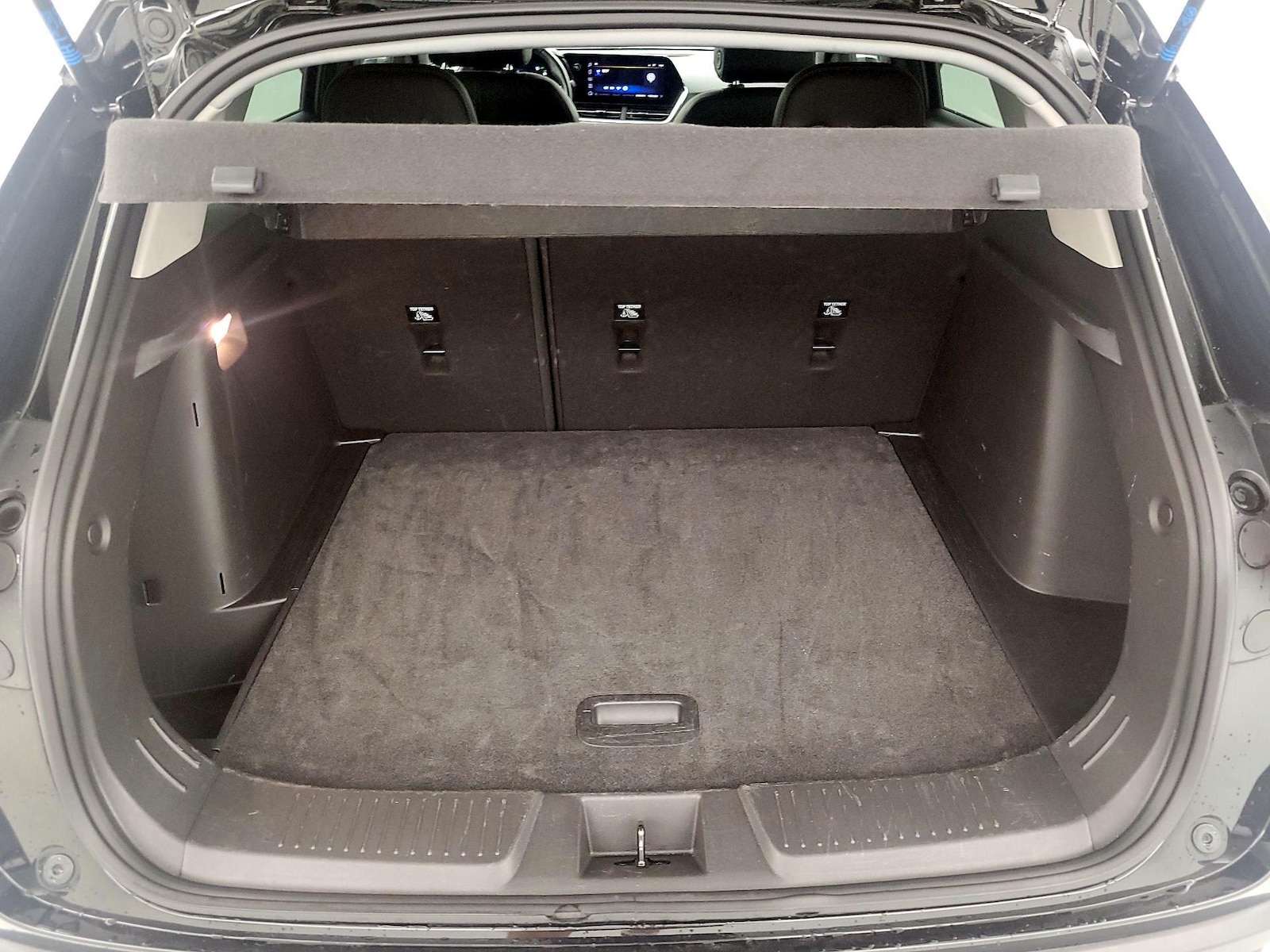 2025 Chevrolet Trax LT - Photo 21