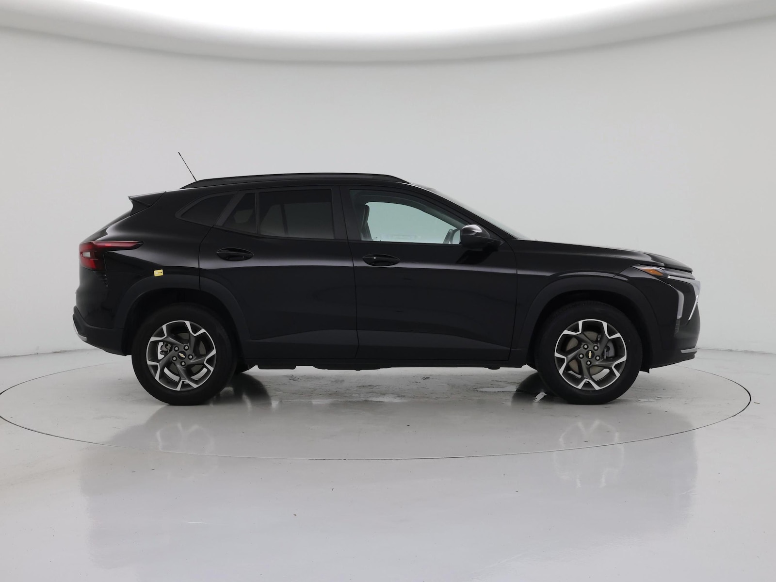 2025 Chevrolet Trax LT - Photo 8