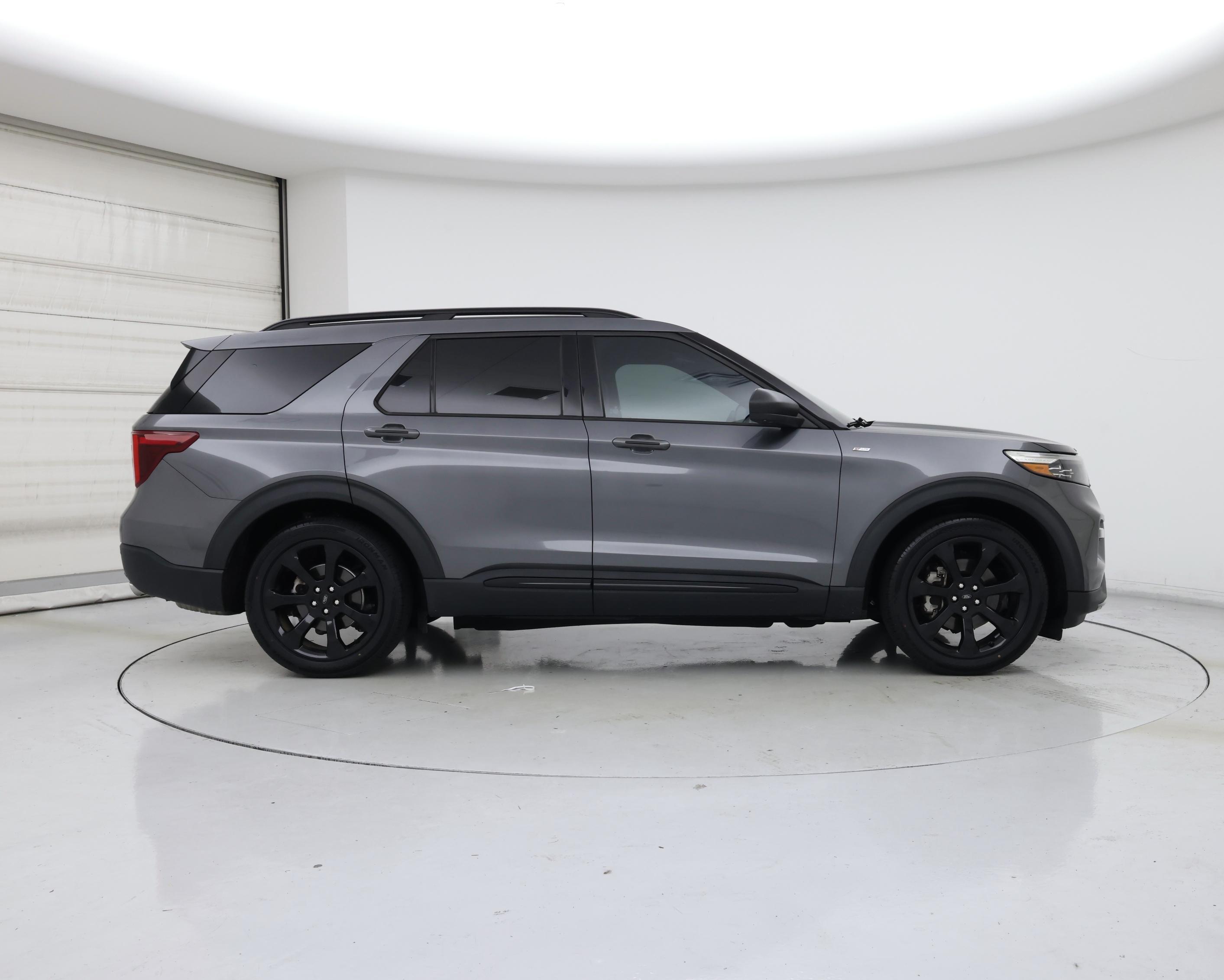 Thumbnail: 2022 Ford Explorer - 7