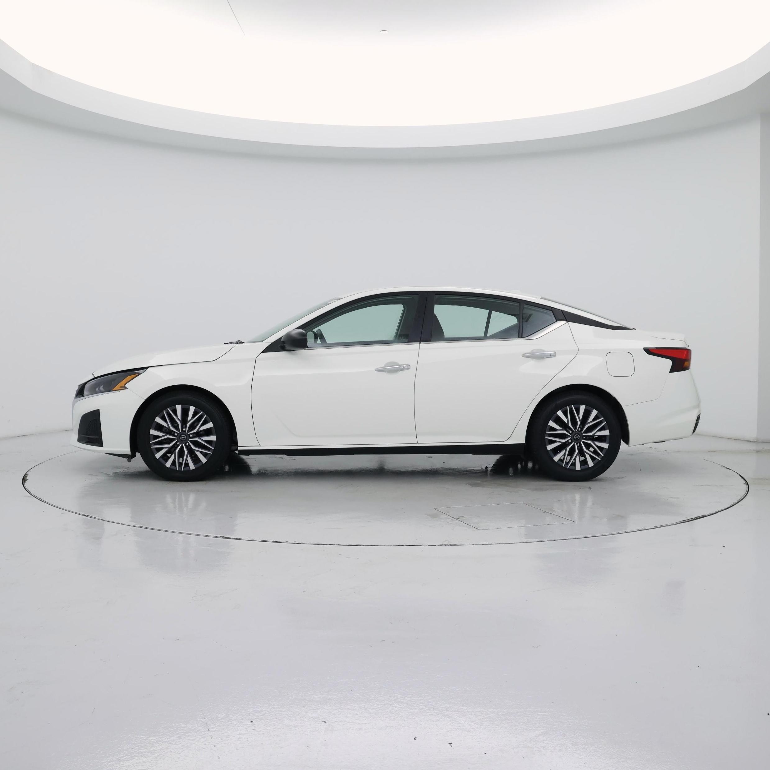 Thumbnail: 2025 Nissan Altima - 3