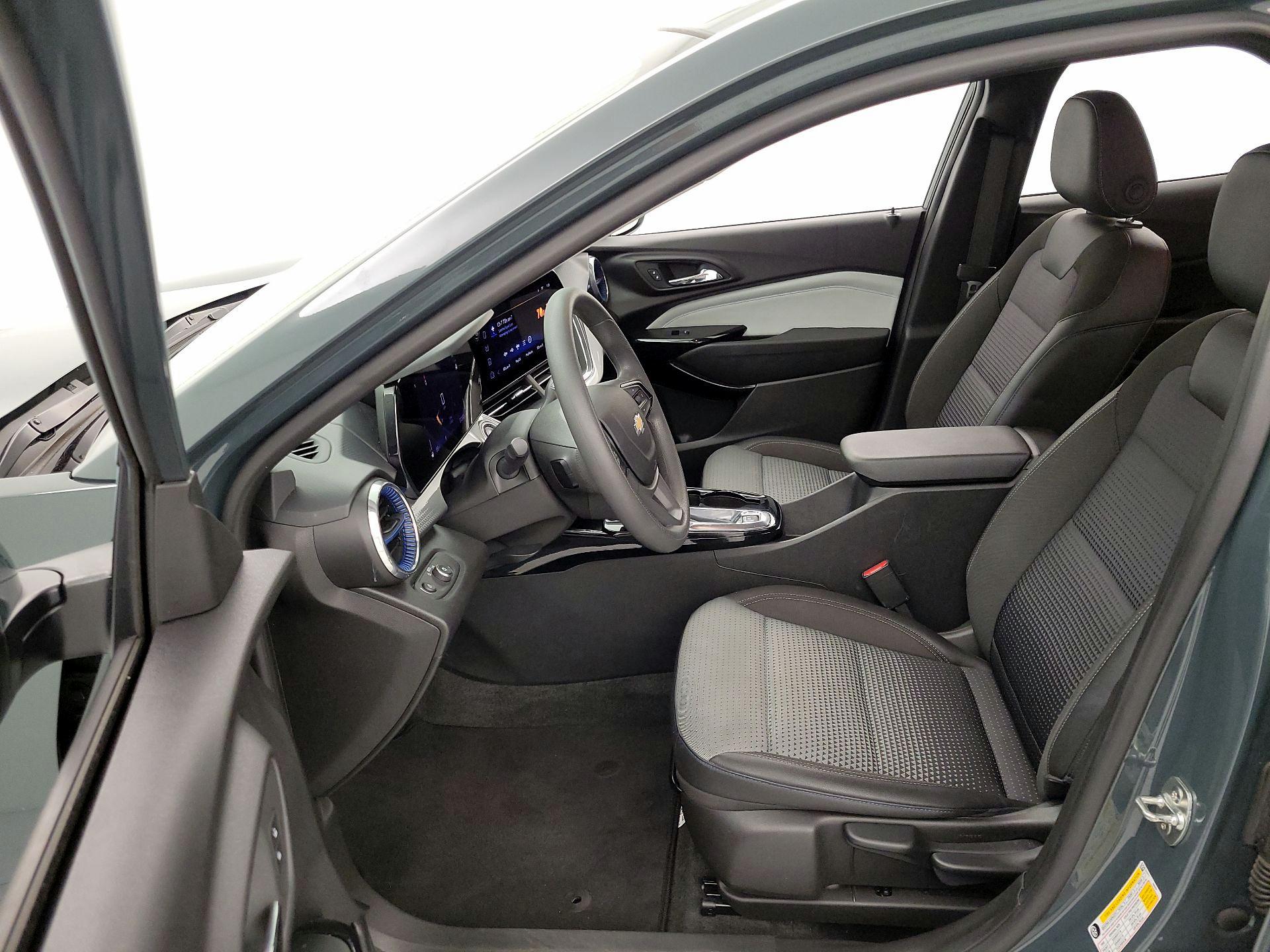 Thumbnail: 2025 Chevrolet Trax - 11