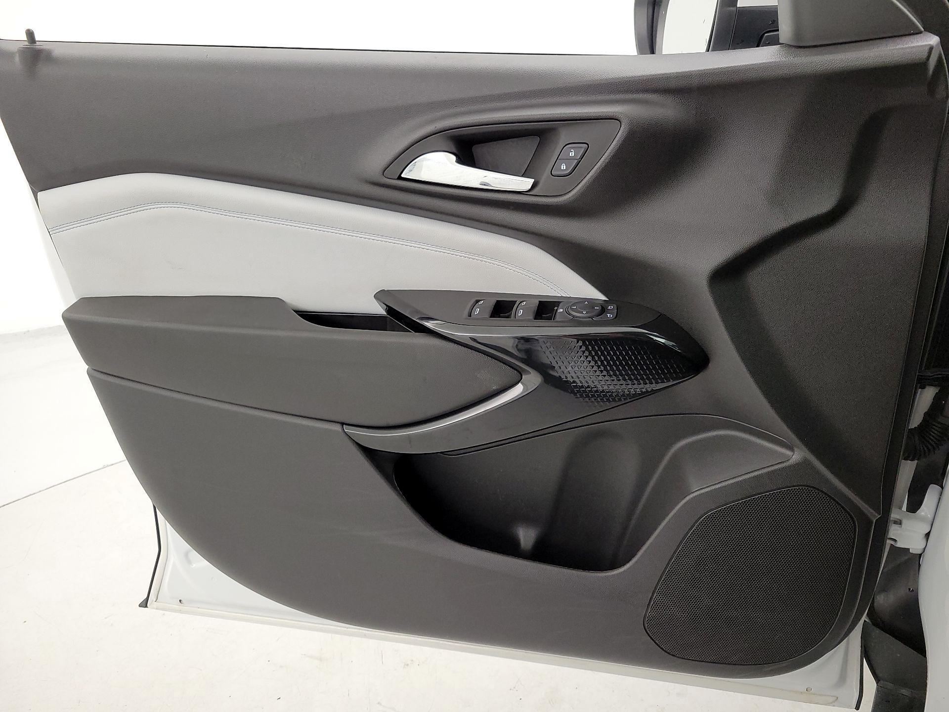 Thumbnail: 2025 Chevrolet Trax - 12