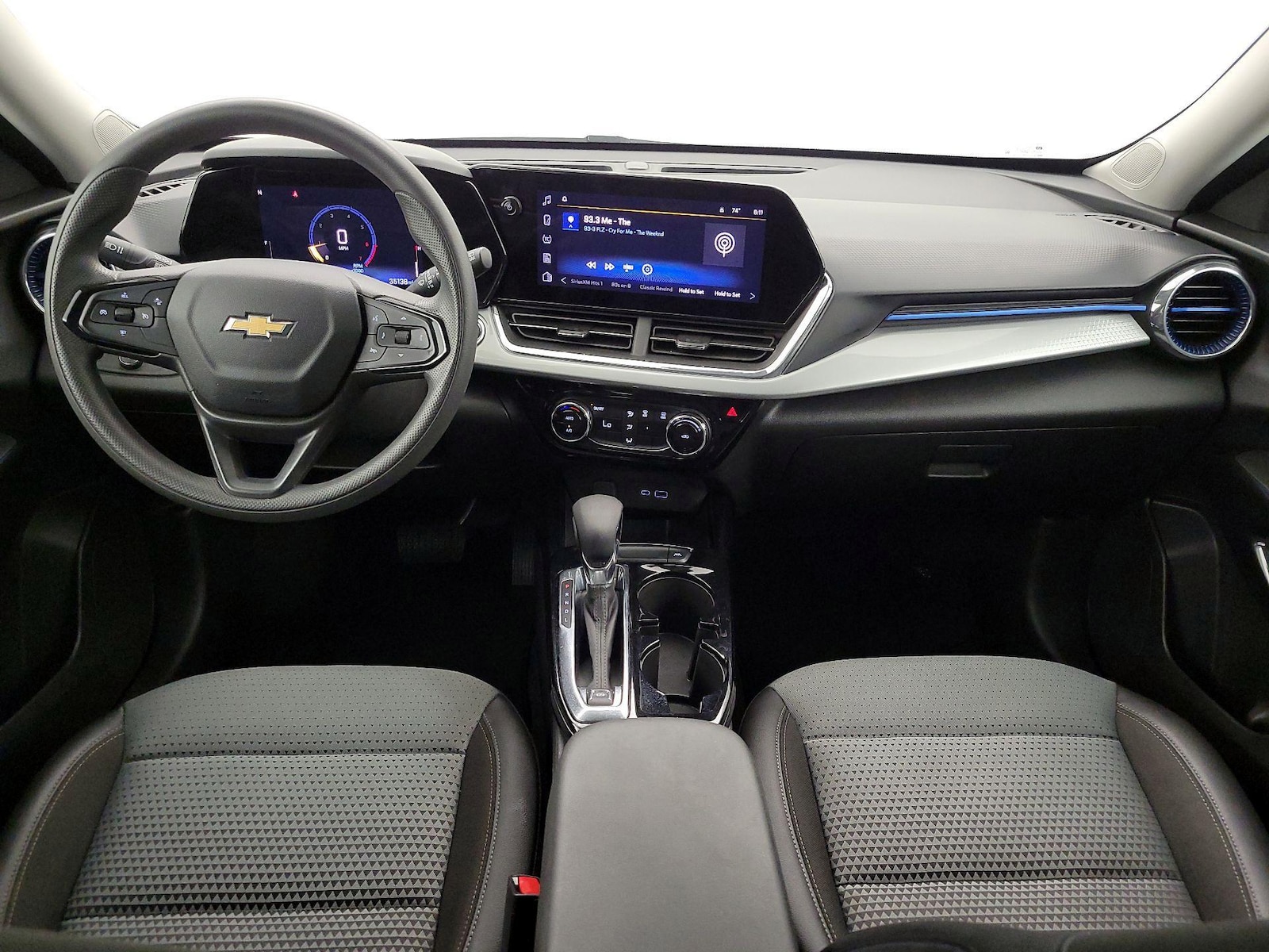 2025 Chevrolet Trax LT - Photo 10