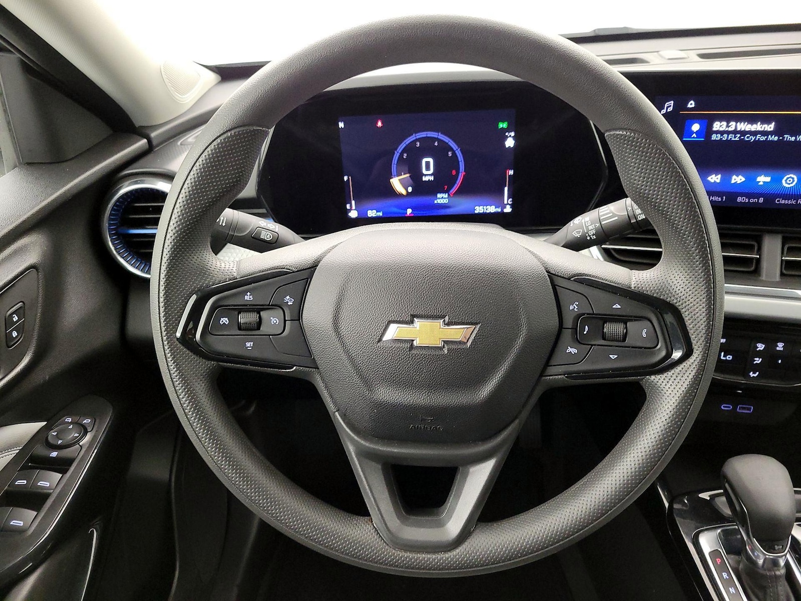 2025 Chevrolet Trax LT - Photo 11
