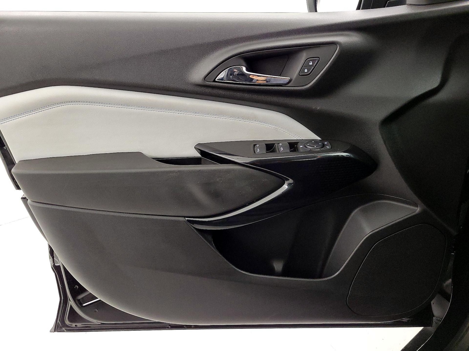 2025 Chevrolet Trax LT - Photo 13
