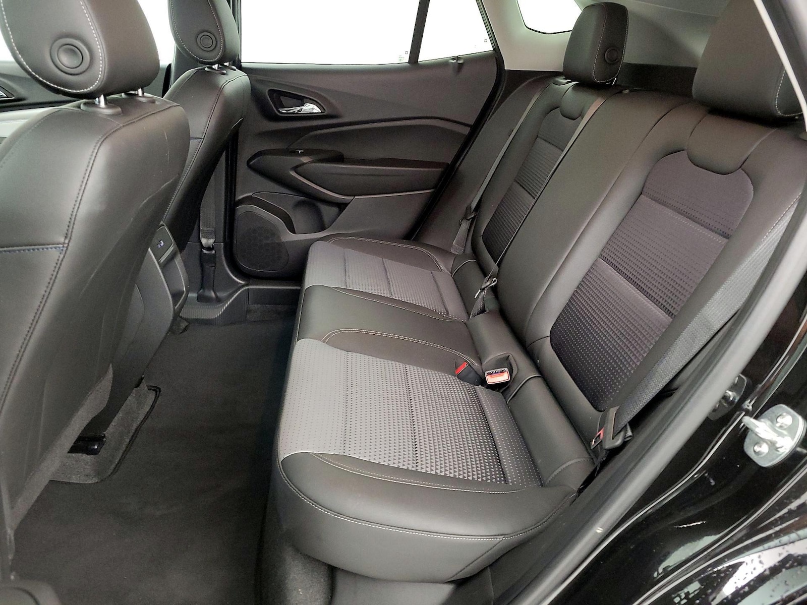2025 Chevrolet Trax LT - Photo 20