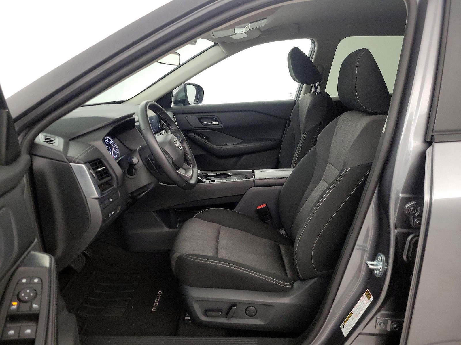 2025 Nissan Rogue SV - Photo 10
