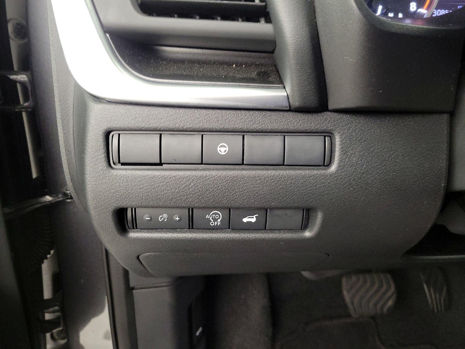 2025 Nissan Rogue SV - Photo 12