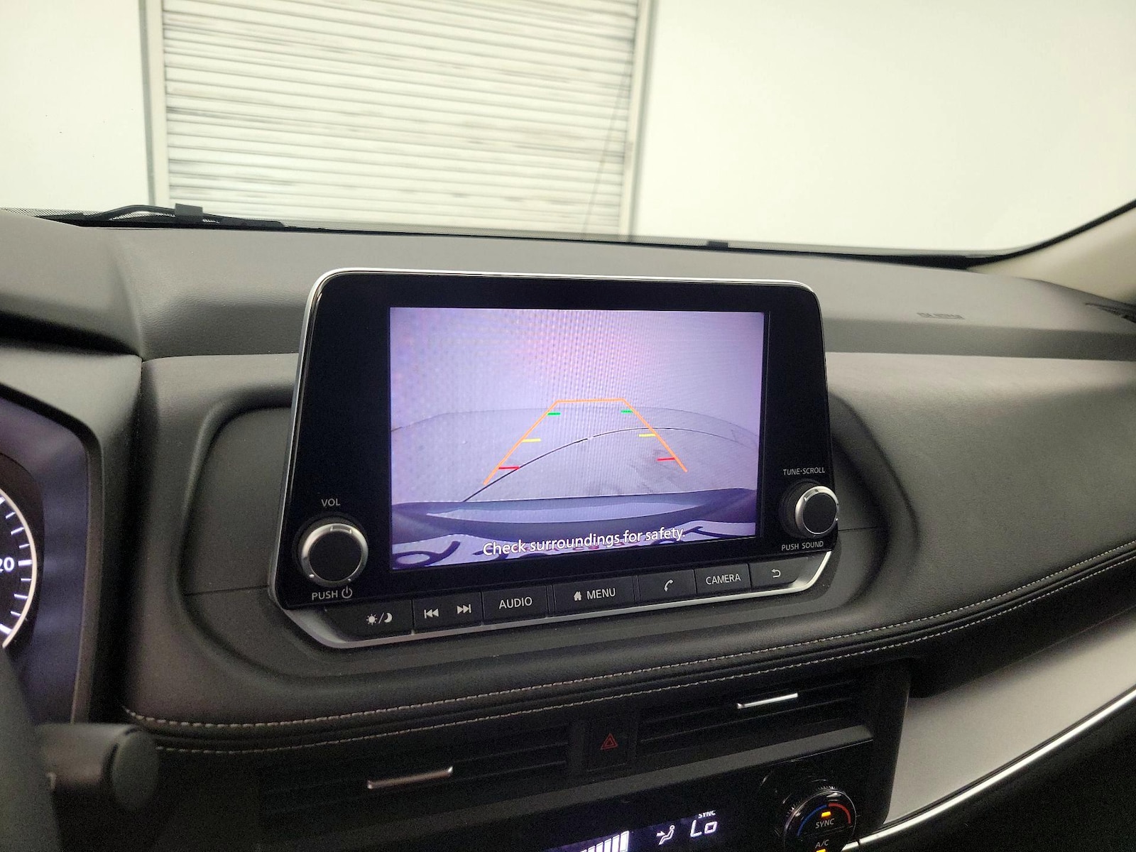 2025 Nissan Rogue SV - Photo 13