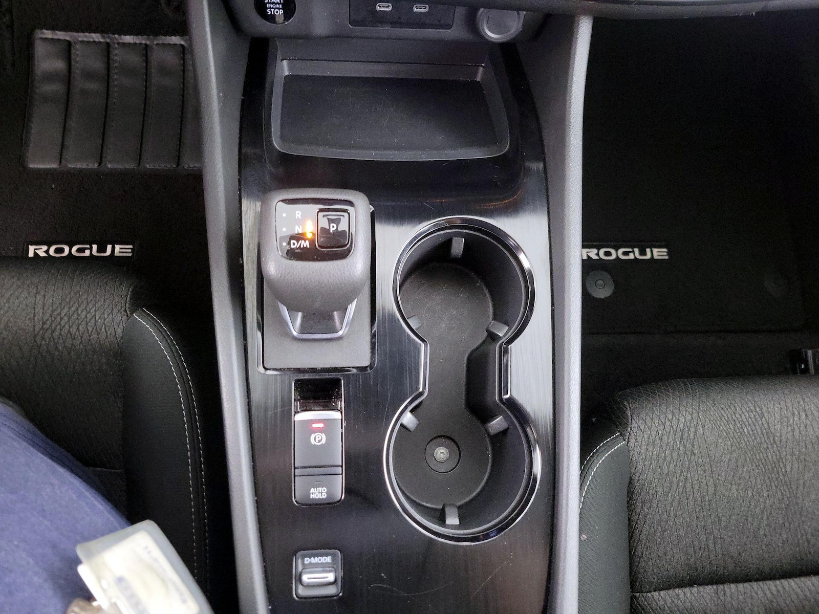 2025 Nissan Rogue SV - Photo 16