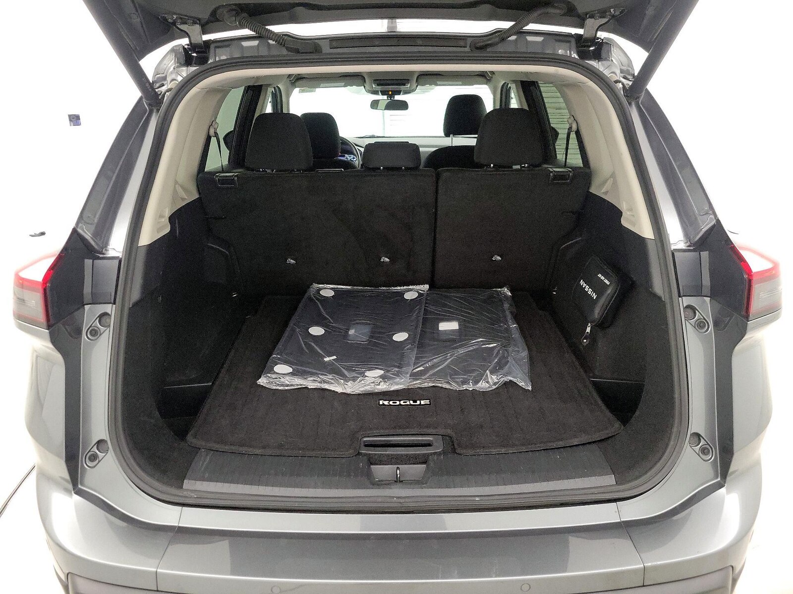 2025 Nissan Rogue SV - Photo 19