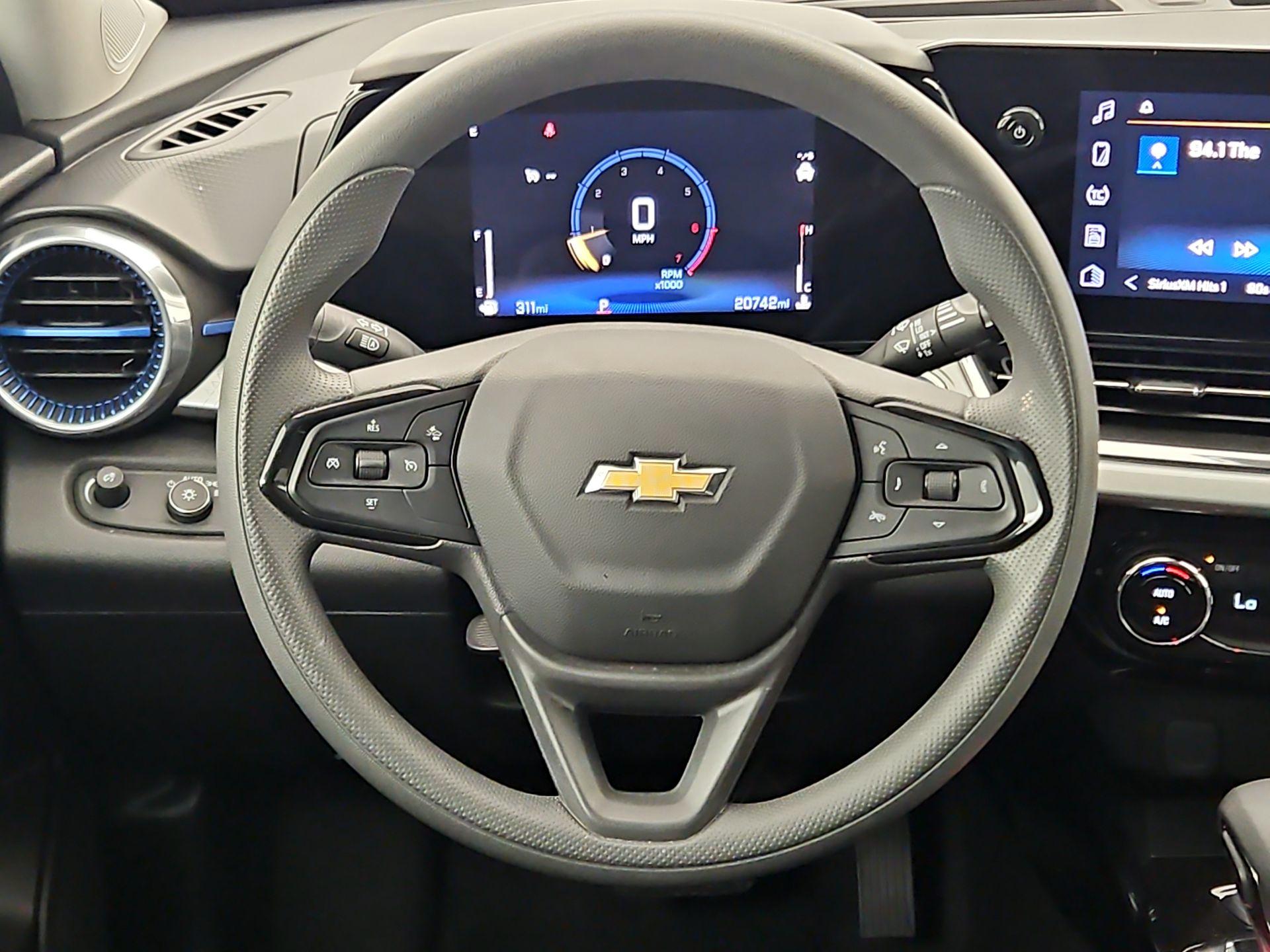 Thumbnail: 2025 Chevrolet Trax - 10