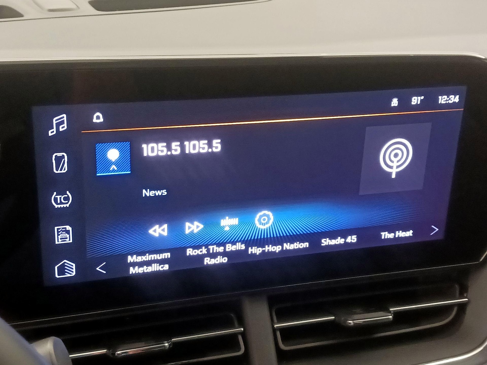 2025 Chevrolet Trax LT - Photo 16
