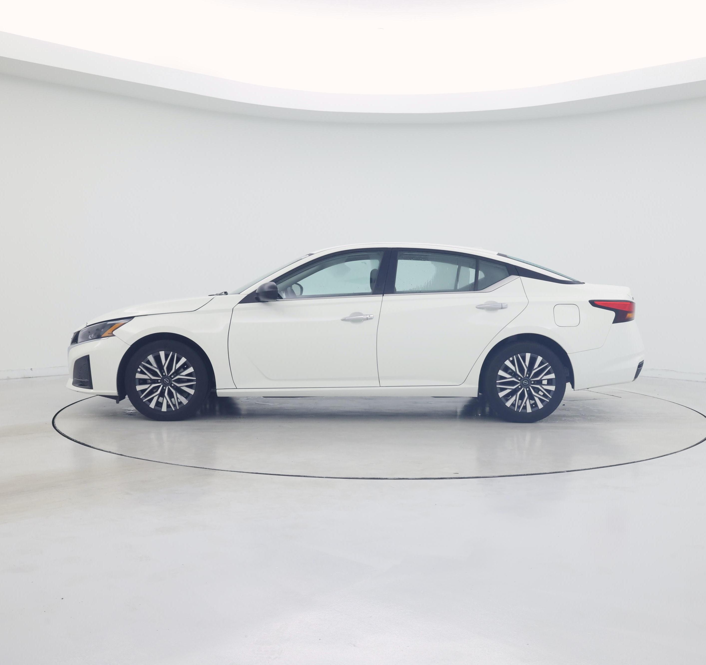 Thumbnail: 2025 Nissan Altima - 3