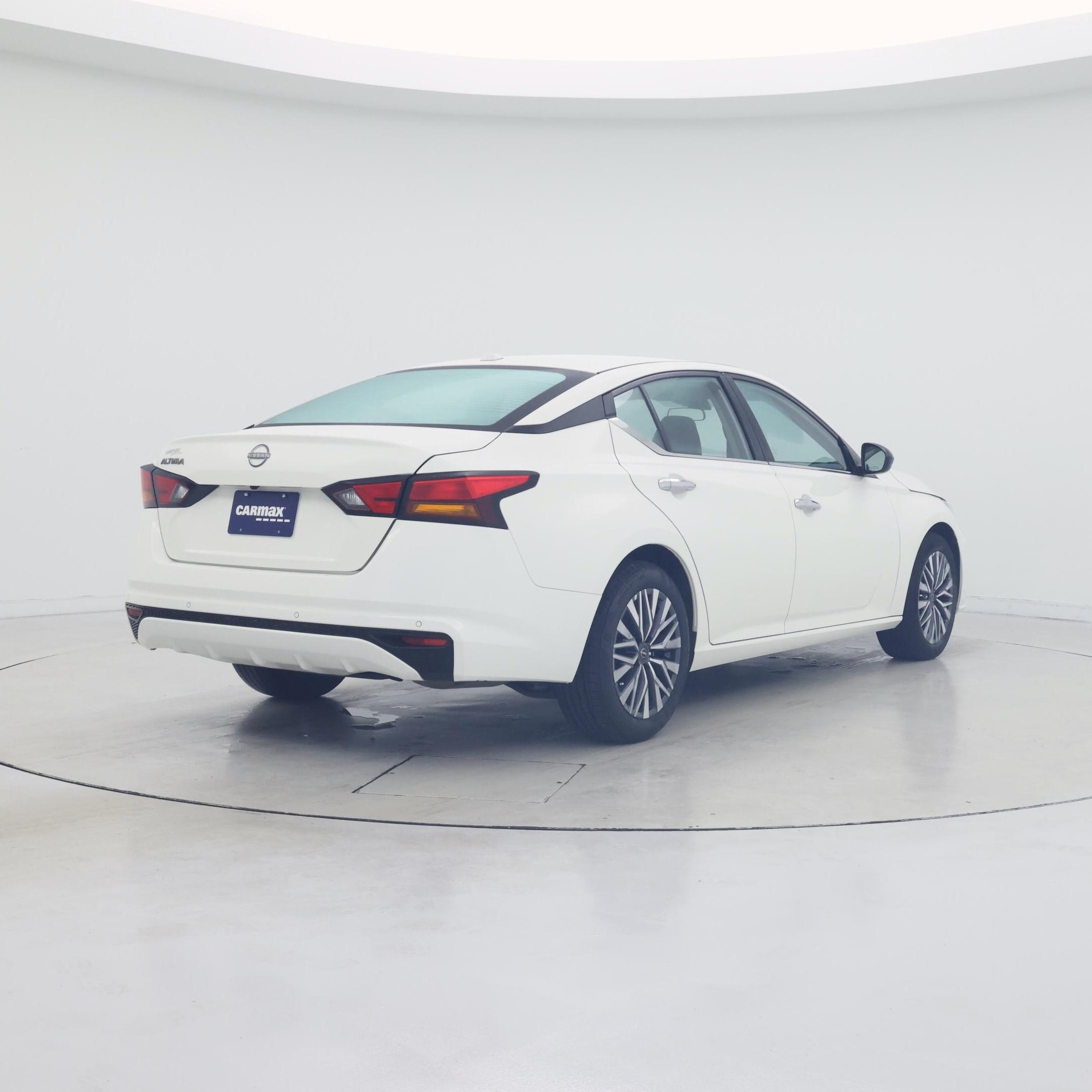 Thumbnail: 2025 Nissan Altima - 8