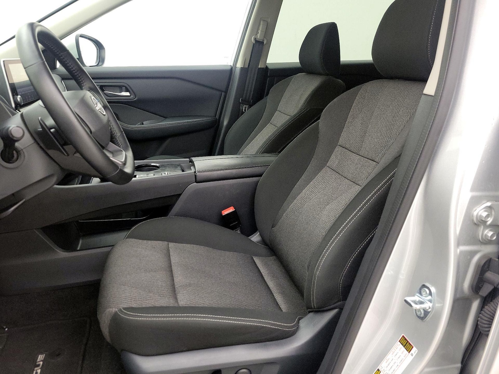 2025 Nissan Rogue SV - Photo 12