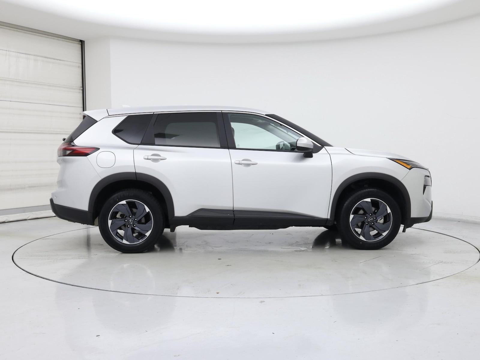 2025 Nissan Rogue SV - Photo 8