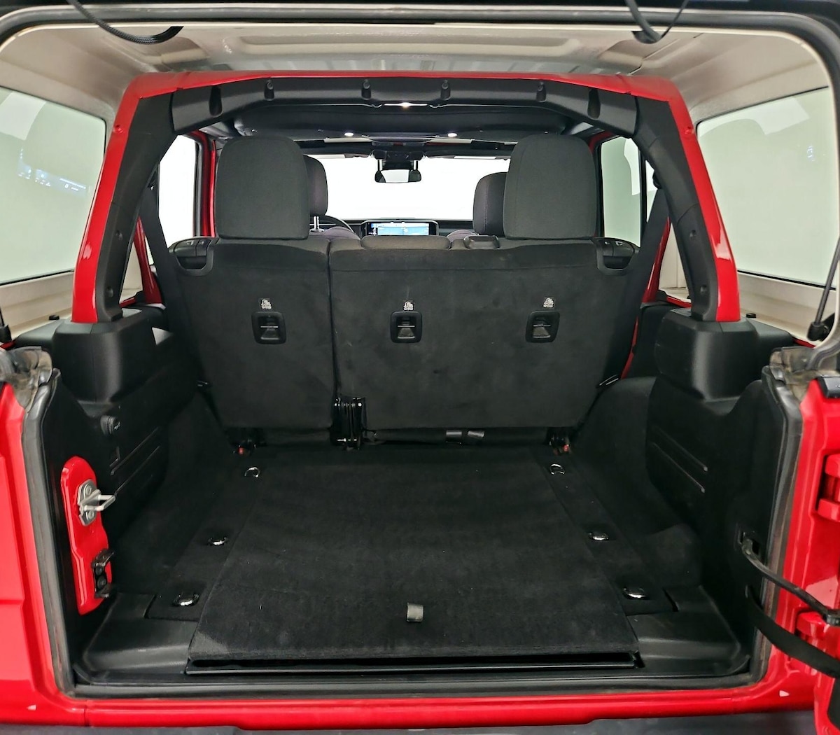 Trunk/Cargo (Seats Up)