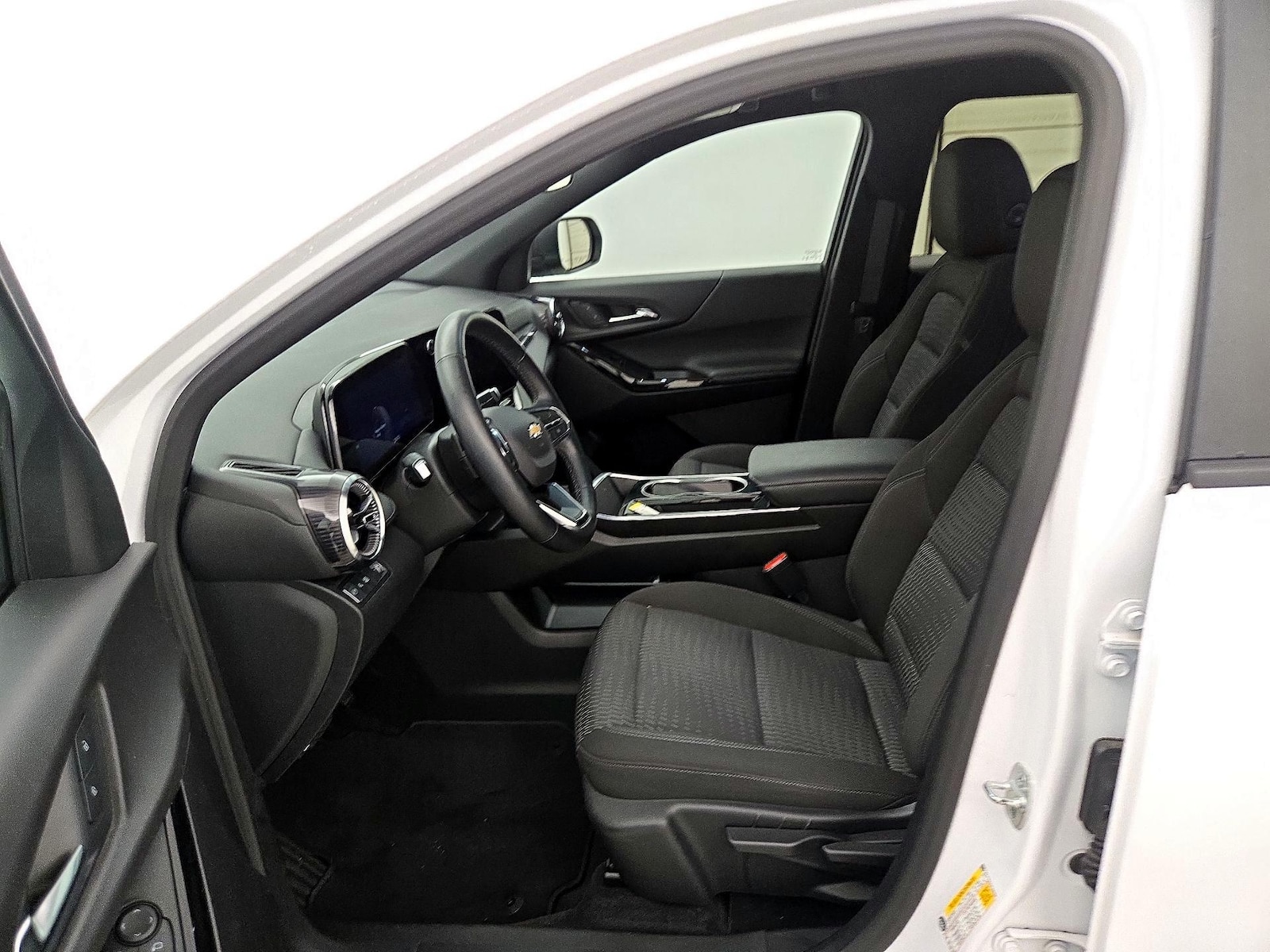 2025 Chevrolet Equinox LT - Photo 12