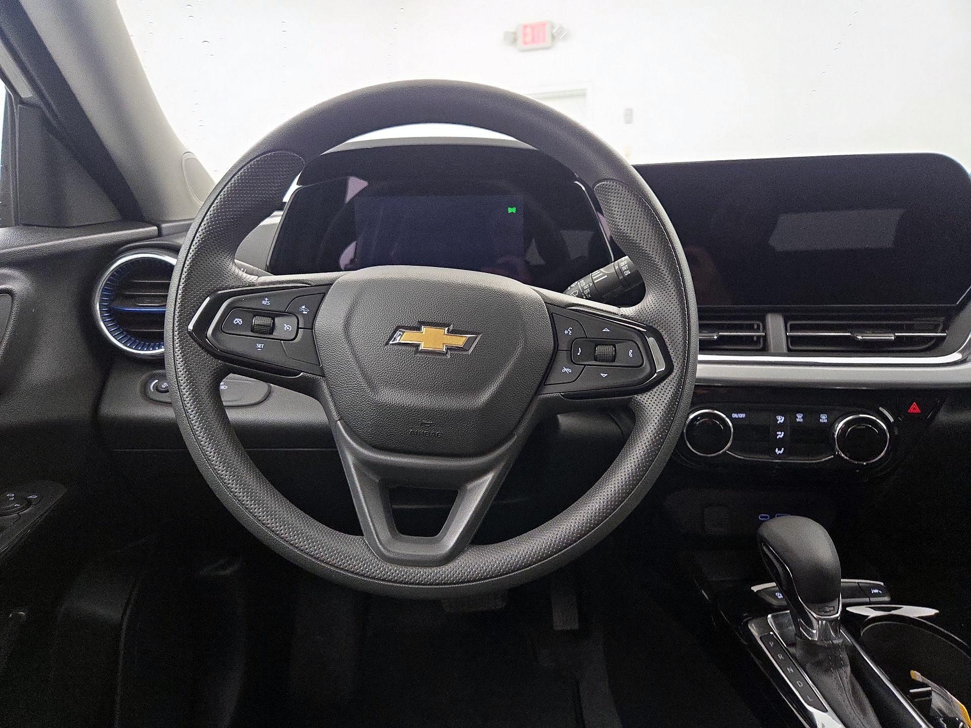 Thumbnail: 2025 Chevrolet Trax - 10