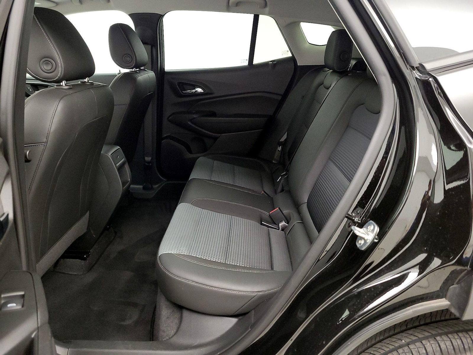 2025 Chevrolet Trax LT - Photo 20
