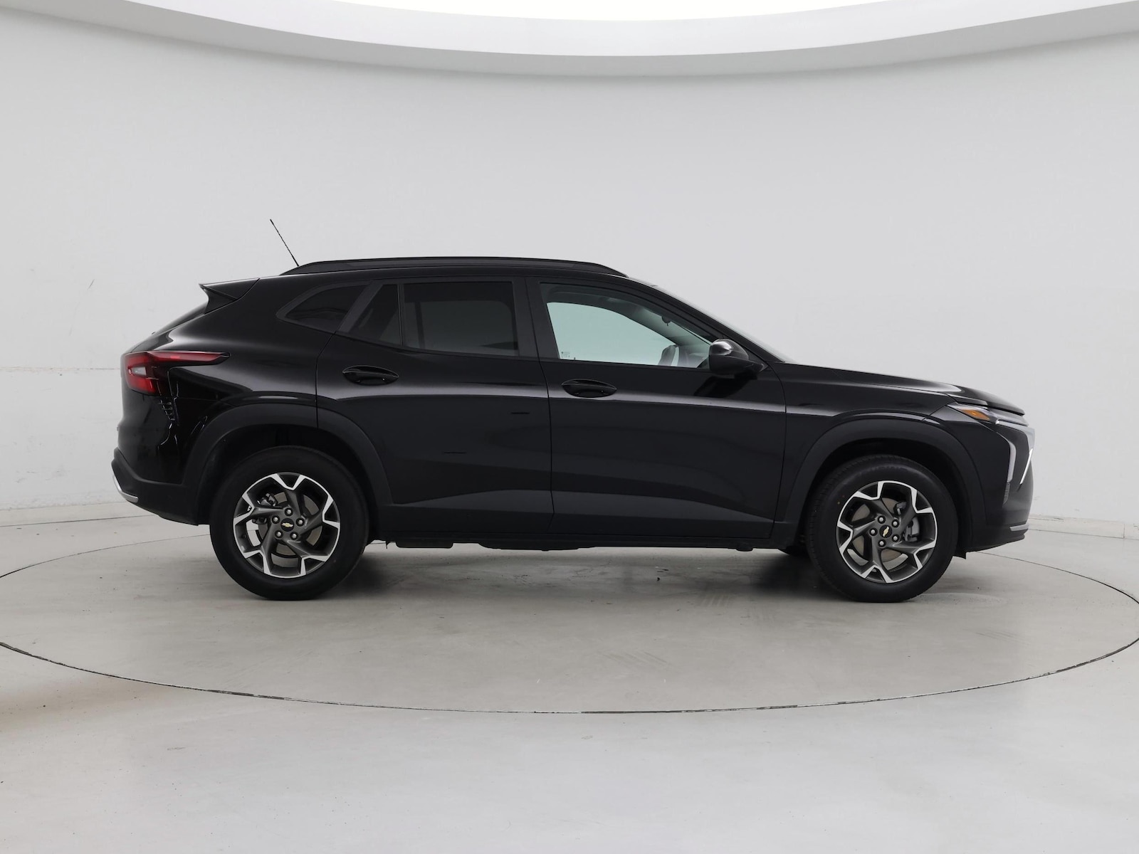 2025 Chevrolet Trax LT - Photo 8