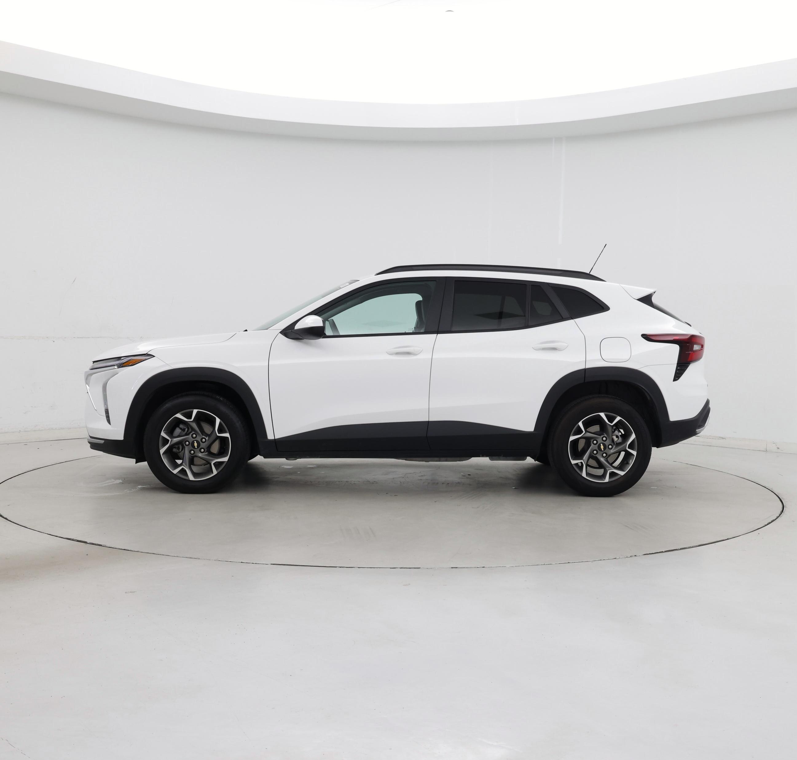 Thumbnail: 2025 Chevrolet Trax - 3