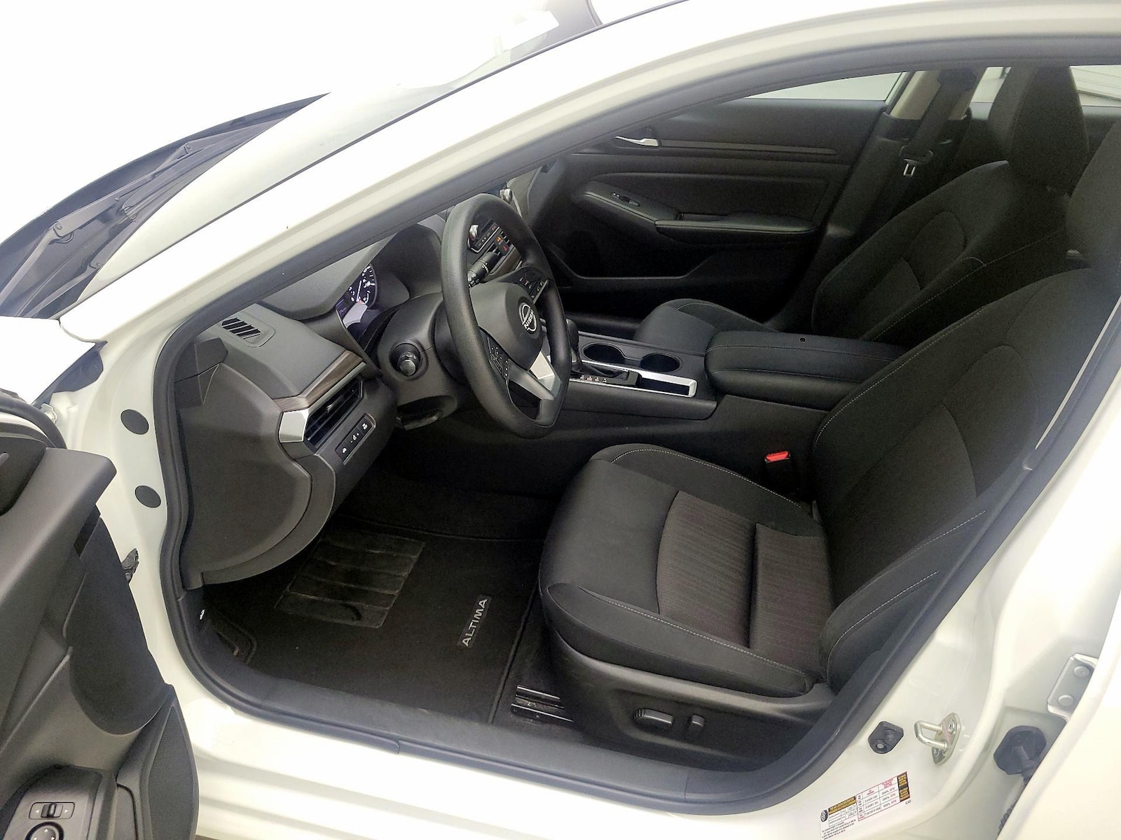 2025 Nissan Altima SV - Photo 12