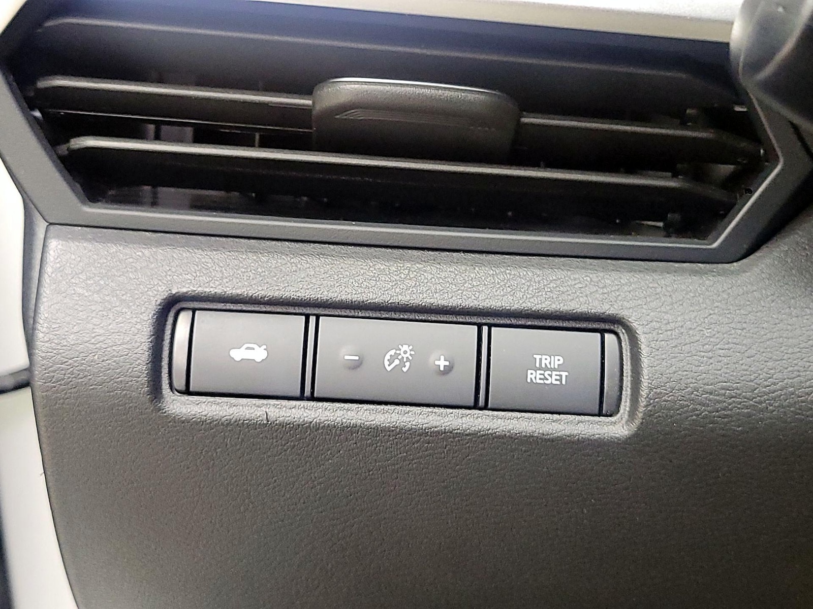 2025 Nissan Altima SV - Photo 14