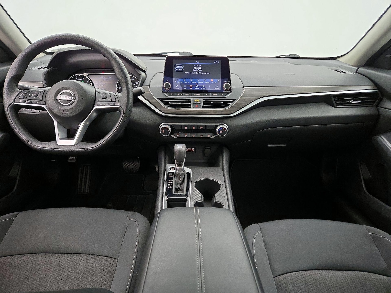 2025 Nissan Altima SV - Photo 10