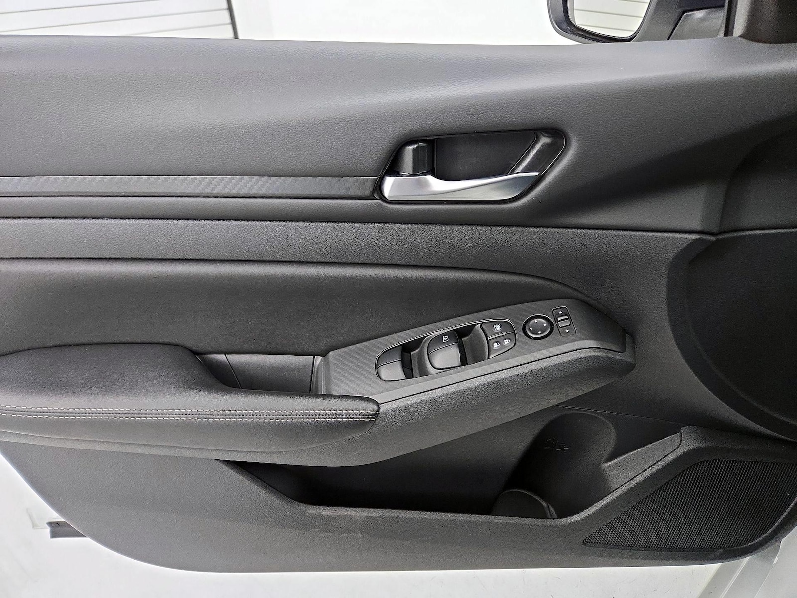 2025 Nissan Altima SV - Photo 13