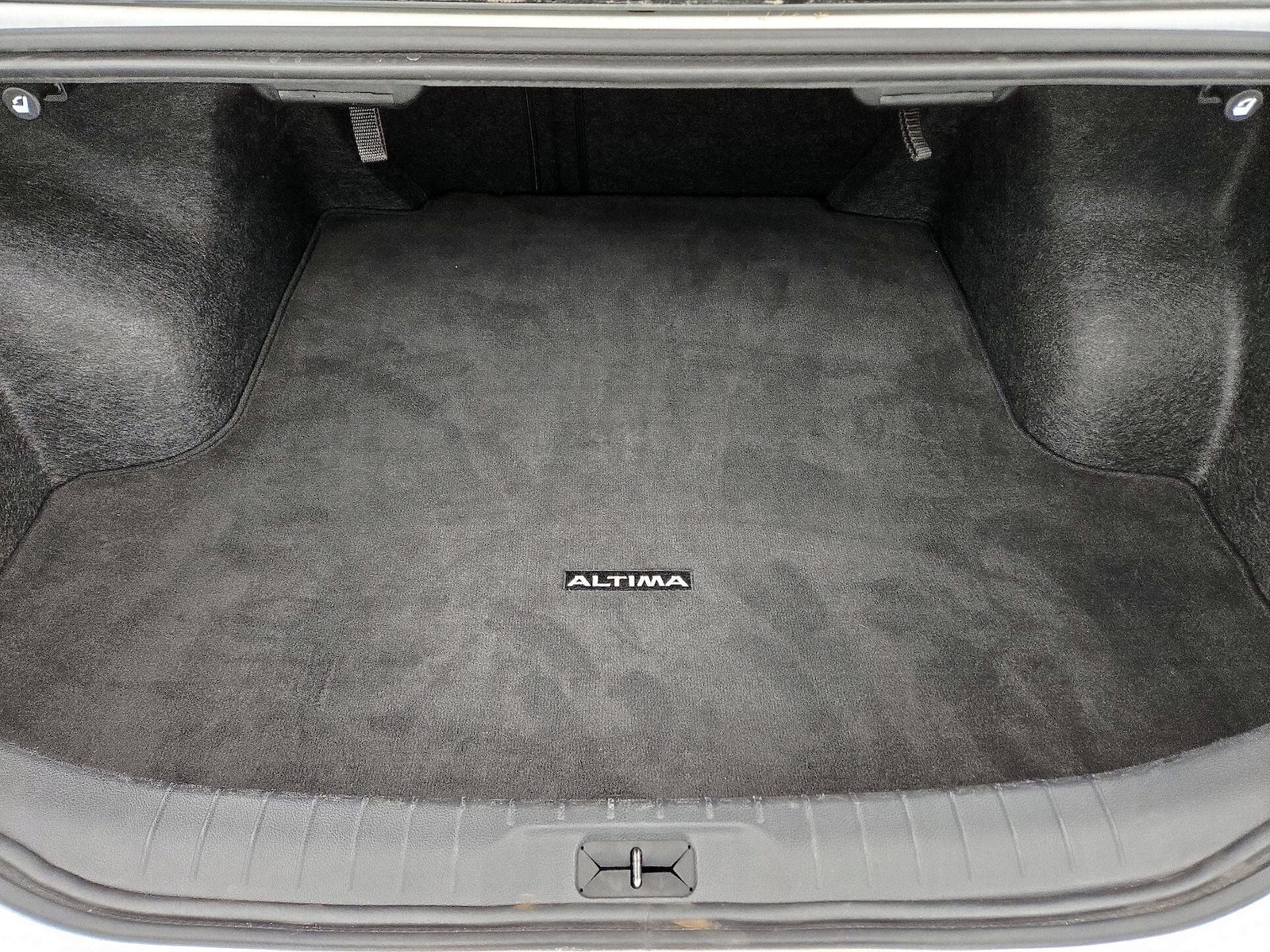2025 Nissan Altima SV - Photo 21