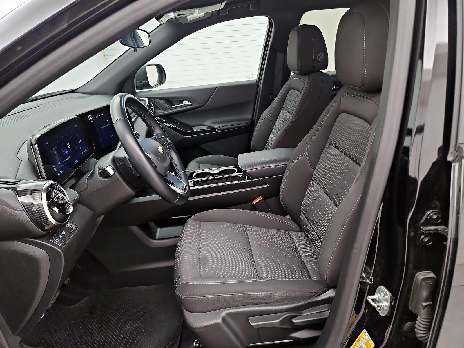 2025 Chevrolet Equinox LT - Photo 12