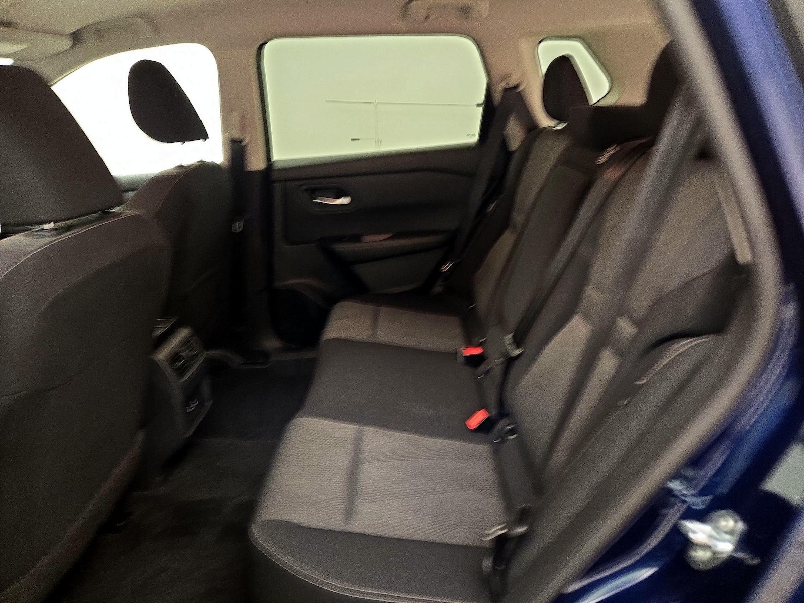 2025 Nissan Rogue SV - Photo 20